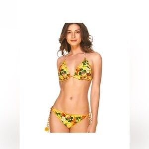 Cosita linda caribe Pom Pom bikin